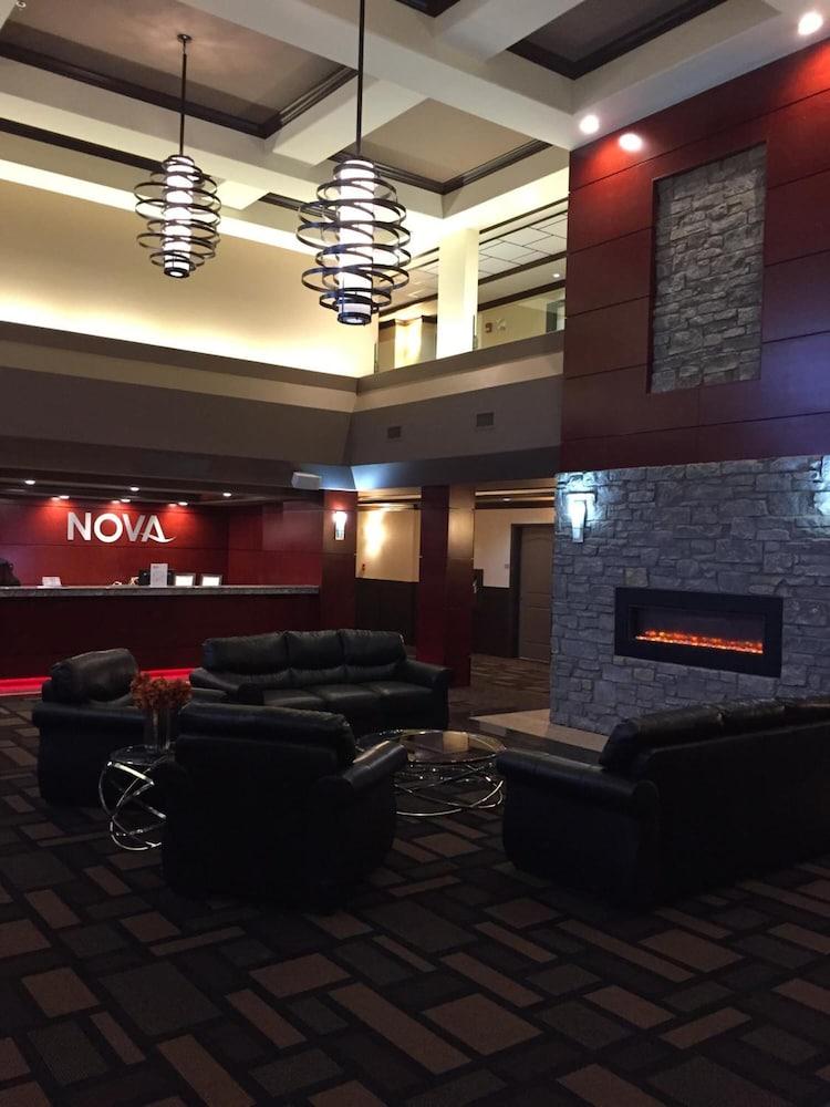 Chateau Nova Peace River 외부 사진