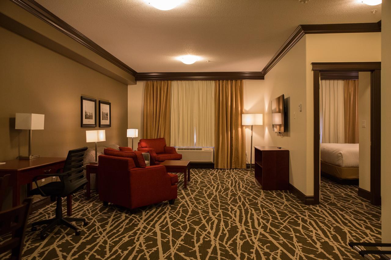 Chateau Nova Peace River 외부 사진