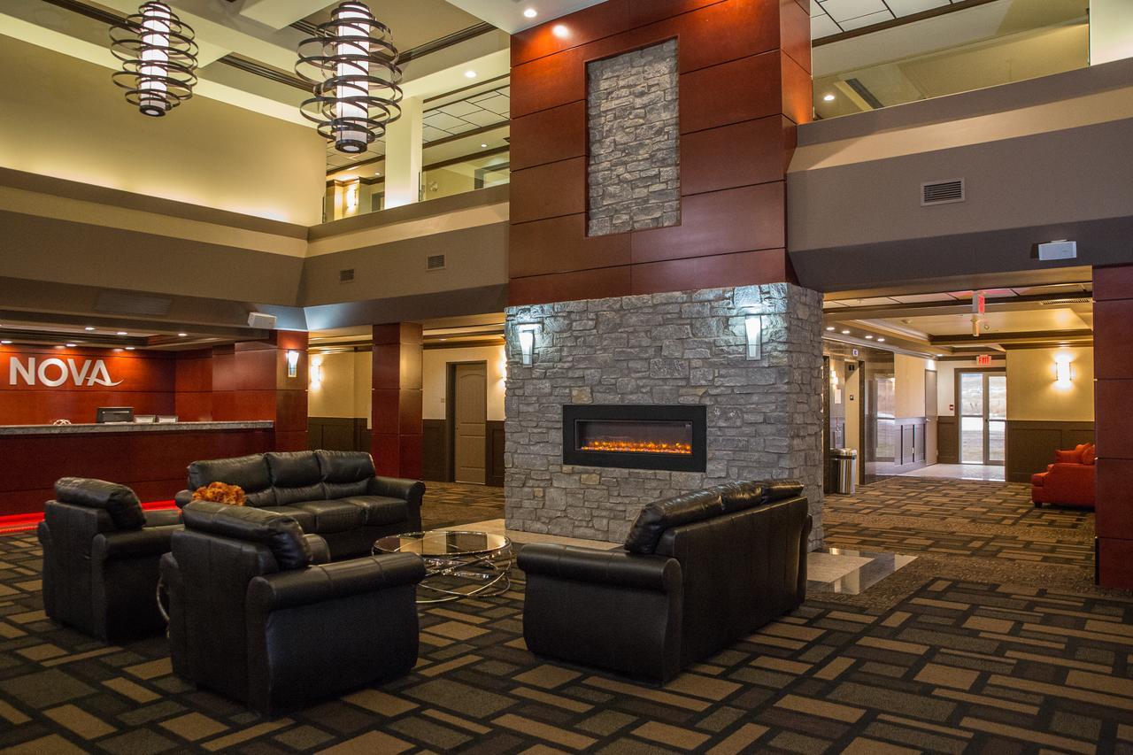 Chateau Nova Peace River 외부 사진